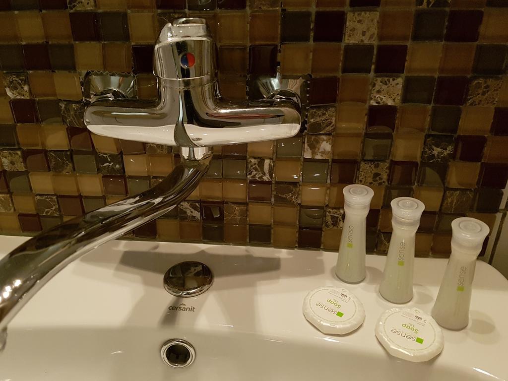 Woodstone Apartment بلوييست المظهر الخارجي الصورة